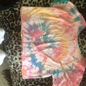 Tie die heart back studded t