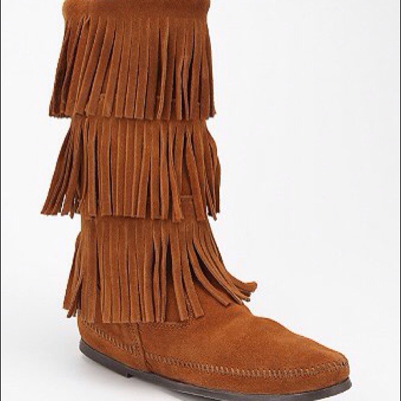 RESERVED Minnetonka fringe boots
