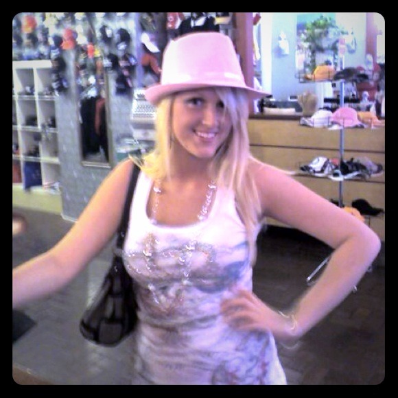 Get to know your seller! ππππ - Picture 1 of 4