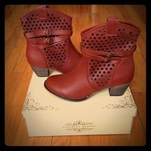 Cute Ankle Booties - Brand New - size 10M