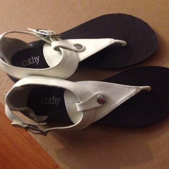 Bundled Brand new gladiator shoes/AE shirt