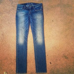 American eagle dark denim jeans with white wash