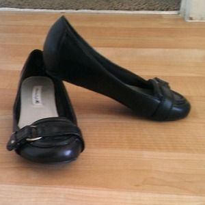 American Eagle Leather Flats