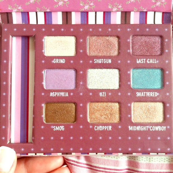 ✖✖✖SOLD urban decay eyeshadow palette✖✖✖