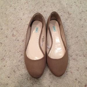 🚫SOLD🚫Taupe urban flats