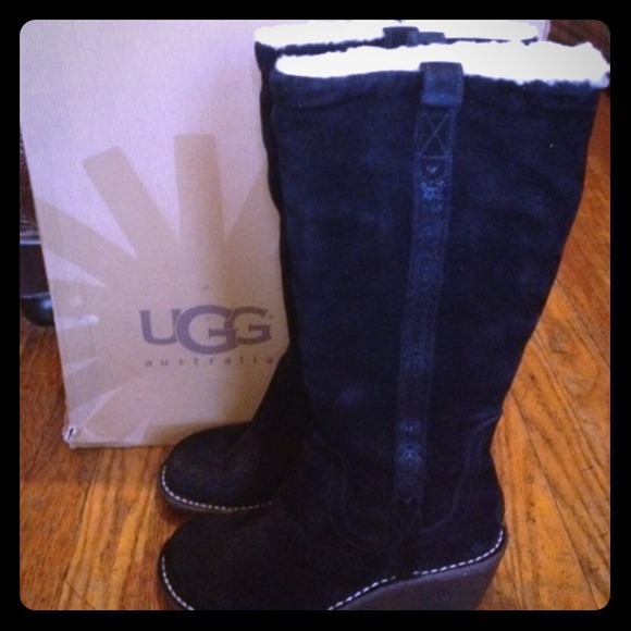 New Ugg Australia HARTLEY Shearling Boots MSRP$275