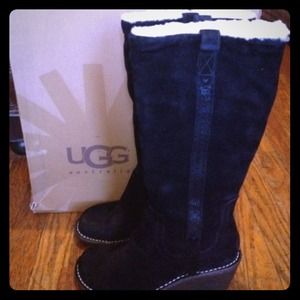New Ugg Australia HARTLEY Shearling Boots MSRP$275