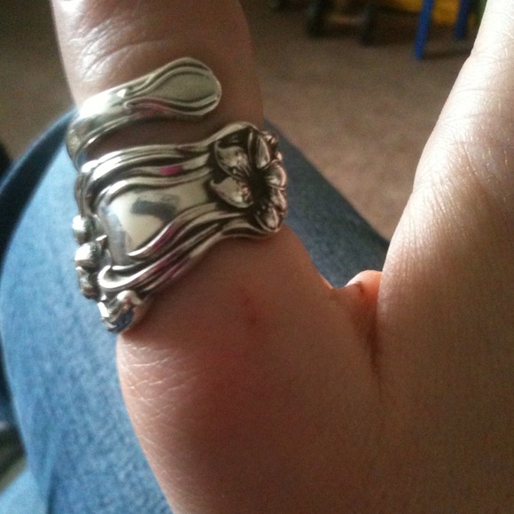 Sweet Pea Spoon Ring... NEW