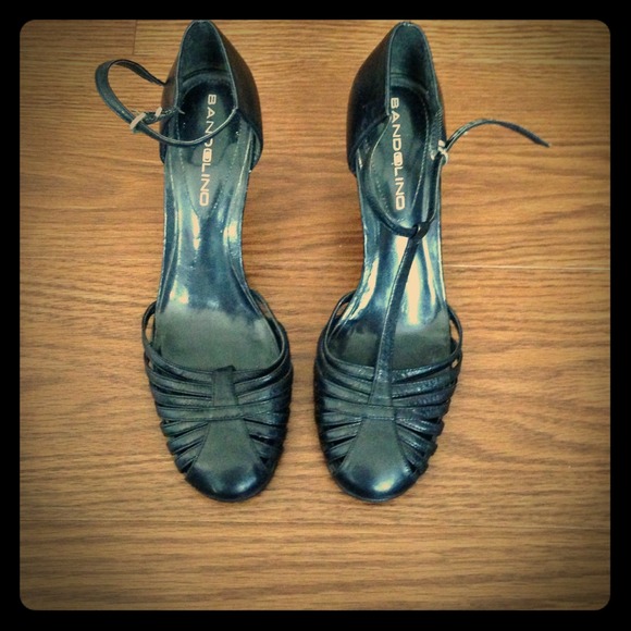 Closed toed Mary Jane Bandolino Heels!