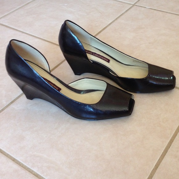 💋$$ REDUCED!💋Mink brown peep-toe leather wedge - Picture 2 of 3