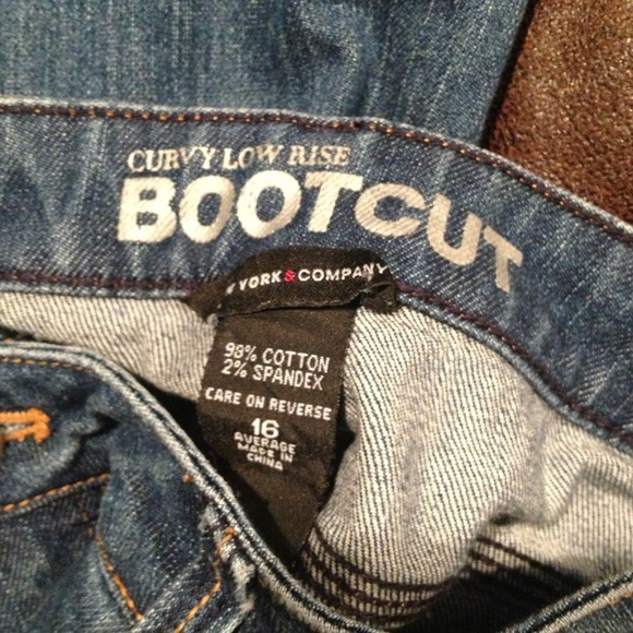 ⬇Reduced New York and company jeans size 16