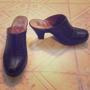 Brown Sofft mules/clogs