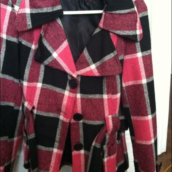 Pink and black coat - Picture 3 of 3