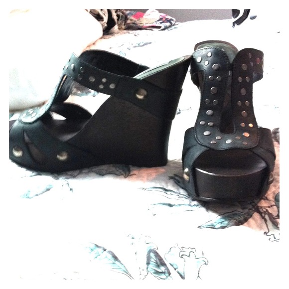 Strapless Wedges 🔴ON HOLD🔴