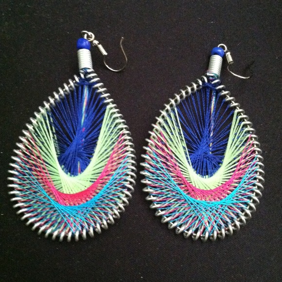 New strings earrings - Picture 1 of 1