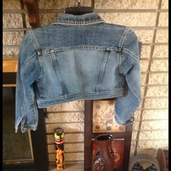 Short Waist denim Jacket - Picture 3 of 3