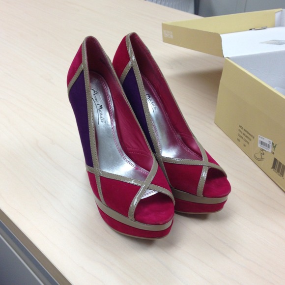 SOLD!! In a bundle - Picture 2 of 4