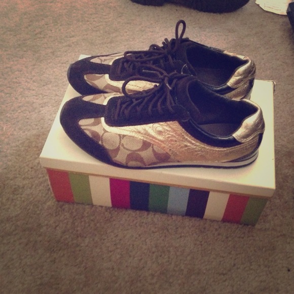 💥AUTHENTIC coach sneakers💥