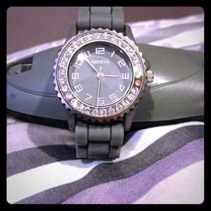 Grey watch with silicone band