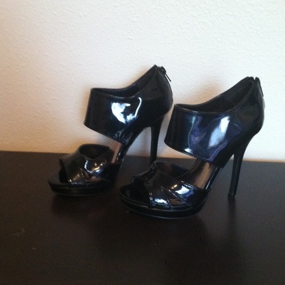Black paten leathered heels - Picture 1 of 3