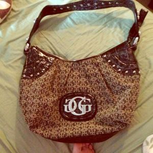 Authentic guess purse ! Excellent shape !