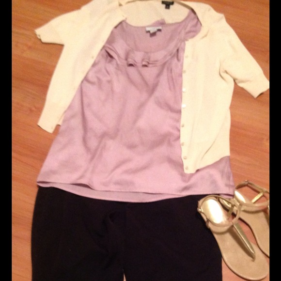 SOLD~@linzbd Ann Taylor Loft ruffled blouse L