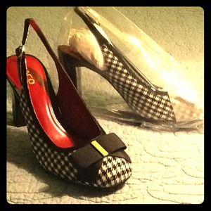 Liz &Co black and white shoes.