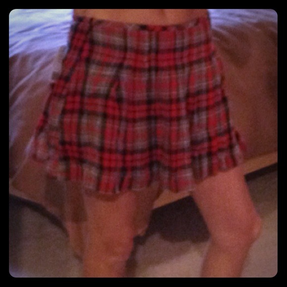 New! Plaid skirt, super cute!