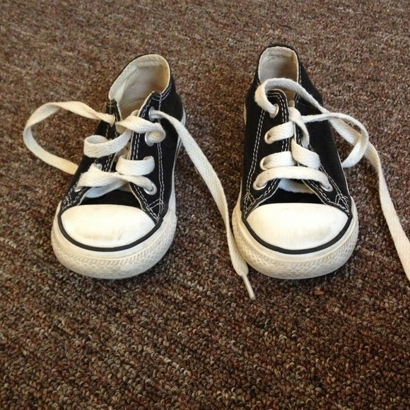 Black Toddler girl size 6 converse