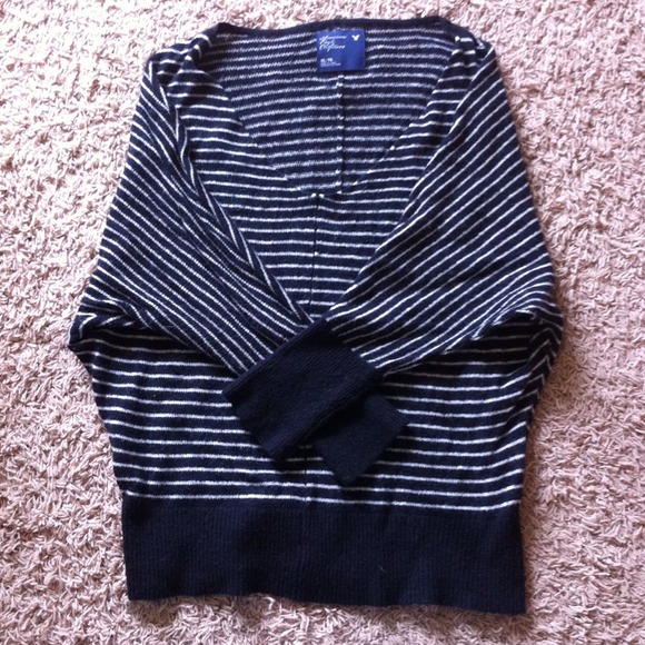 American Eagle sweater!!