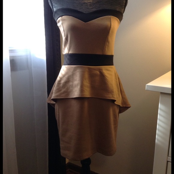 Dresses & Skirts - Peplum dress