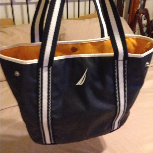 ❤Reduced Price💖Authentic Nautica Beach bag.