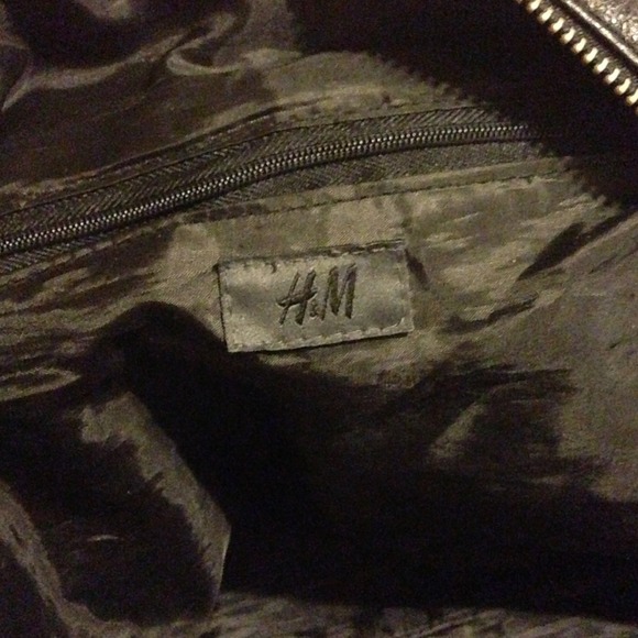❤NOT Available❤H&M Duffle bag 13"x7"x8" - Picture 2 of 4