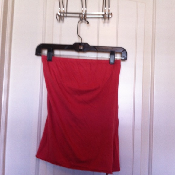 Salmon colored strapless top