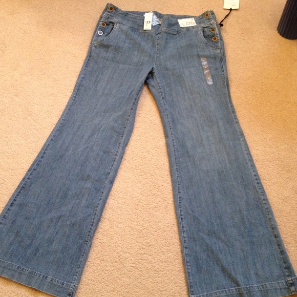 SOLD-Side button jeans - Picture 1 of 2