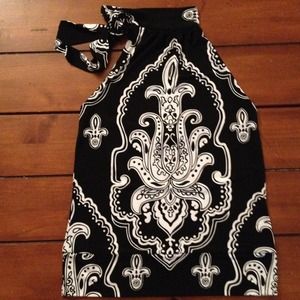 White House Black Market B&W neck halter top sz M