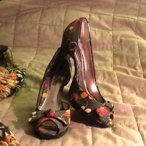 Unlisted (Kenneth Cole Production) shoes