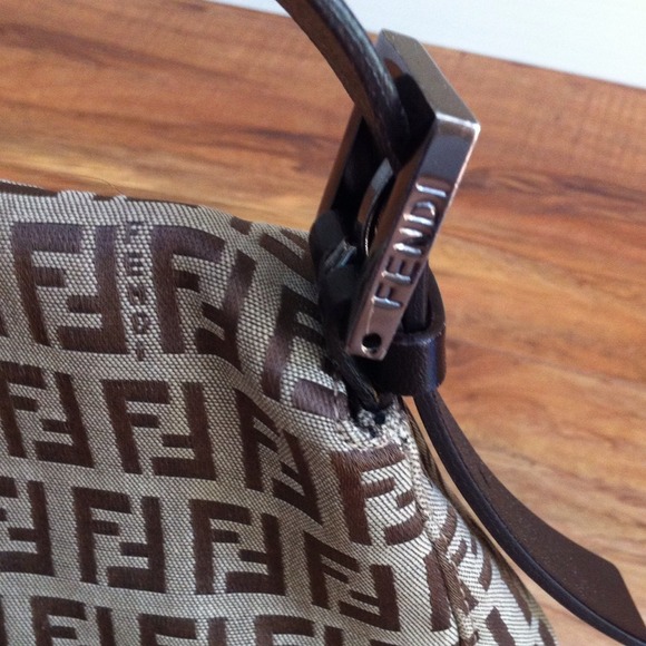 Authentic Fendi canvas bag - Picture 4 of 10