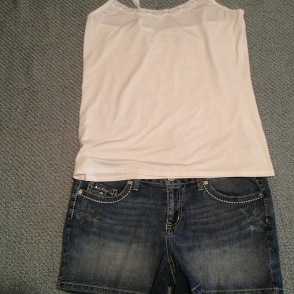 Shorts - Picture 3 of 3