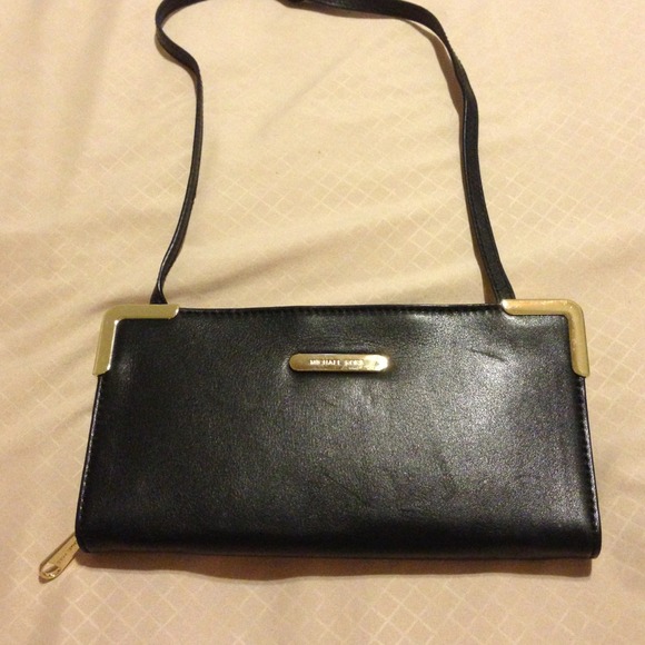 ❤💖Authentic Michael Kors clutch wallet.