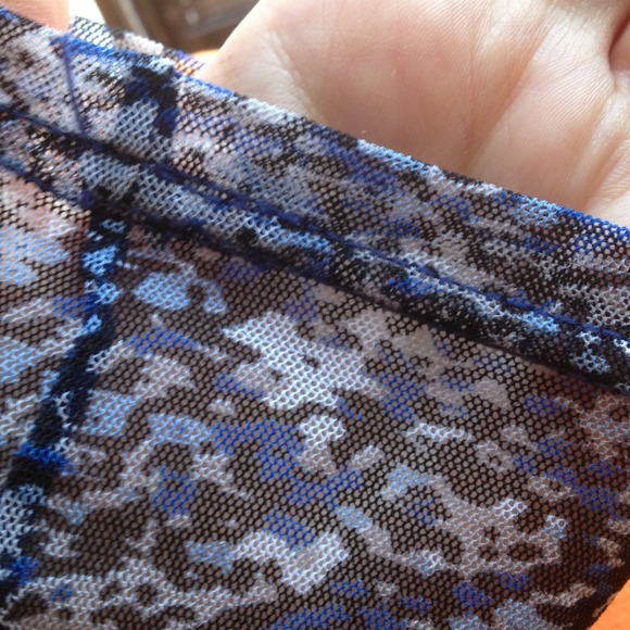 Blue Print Shear Leggings - Picture 3 of 4