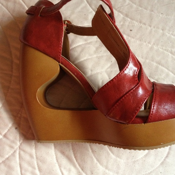 ❌SOLD❌ Red SHOES - Picture 4 of 4