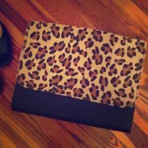 Oversized leopard print clutch. Faux fur!
