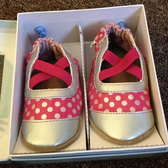 Baby shoes size 12-18mo