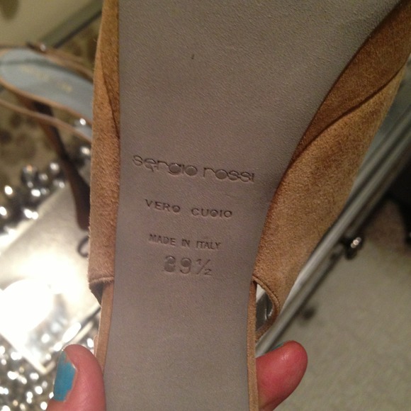 🤩🤩🤩 Authentic Sergio Rossi nude peeptoe slingback. - Picture 2 of 3