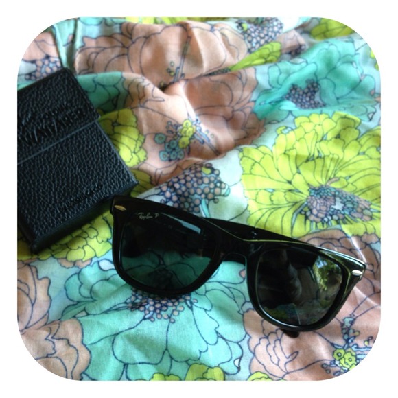 🚫SOLD🚫 Polarized ray ban folding wayfarers