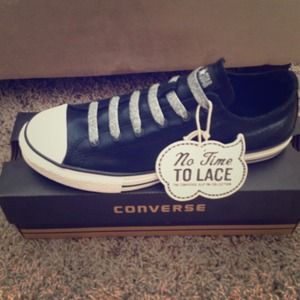 ✨BRAND NEW!  IN BOX!!✨Converse black sneaker