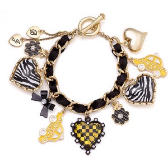 Betsy Johnson Taxi Toggle bracelet. Used. Gorgeous