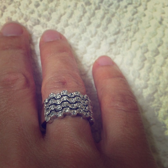 Ring - Picture 1 of 4