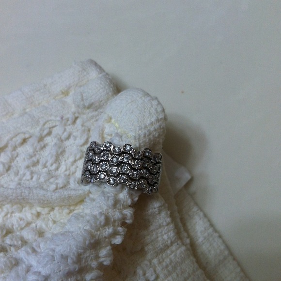 Ring - Picture 3 of 4